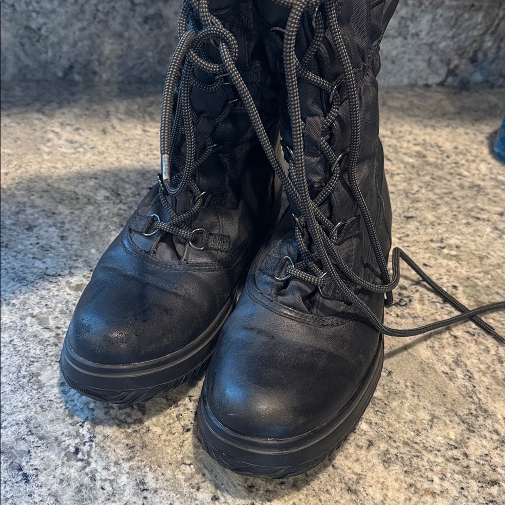 Coach Black nylon/leather “Sage” Winter Boots - Picture 10 of 12